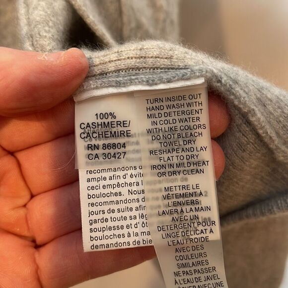 Magaschoni New York 100% Cashmere Grey Open Sweater Vest. - Picture 6 of 8